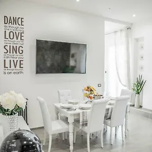 New Moon Luxury Apartment Lido di Ostia